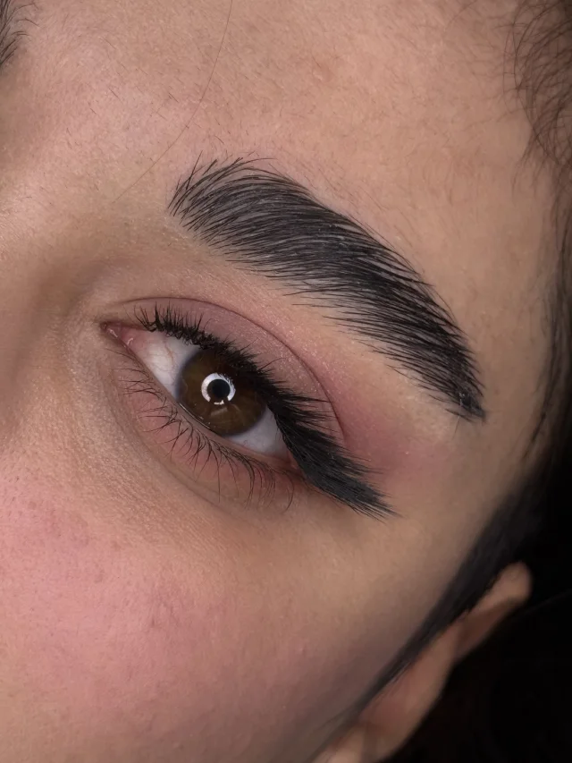 اکستنشن مژه در زعفرانیه